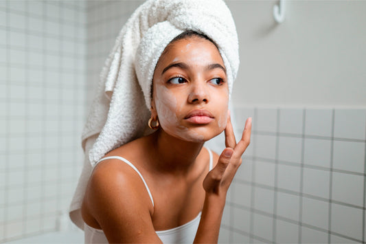 Cremas, emulsiones y gel hidratante ¡Descubre todas sus propiedades y beneficios!